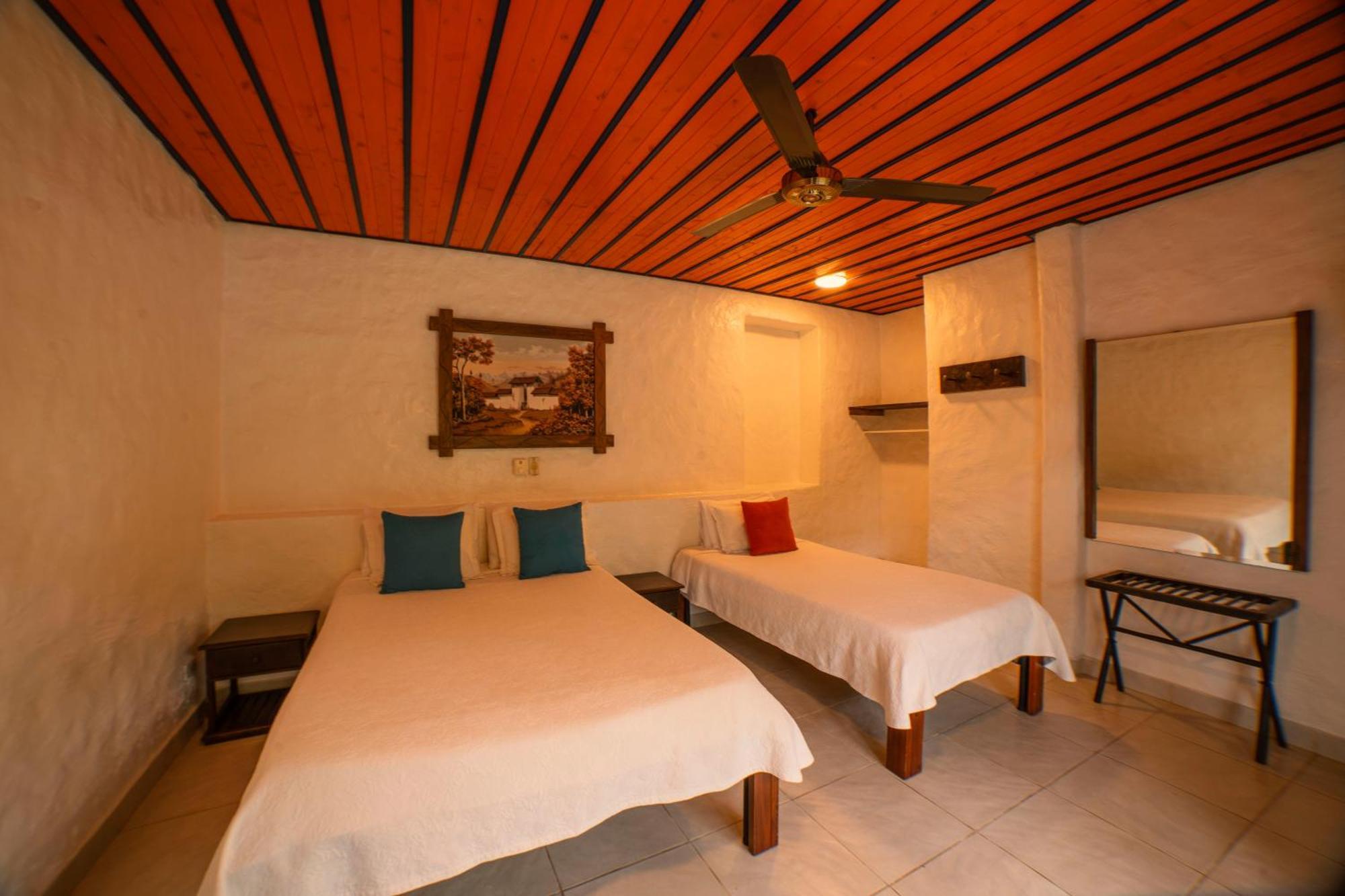 Hotel Mi Monaco Pueblo Tapao Esterno foto
